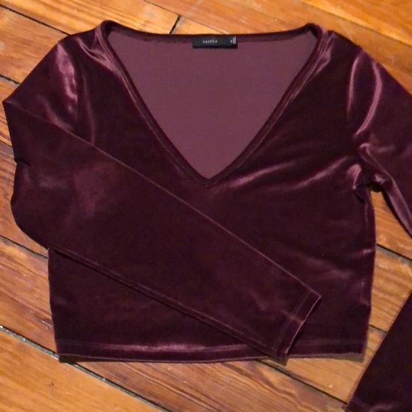 Talula for Aritzia cropped velvet top - Picture 3 of 3